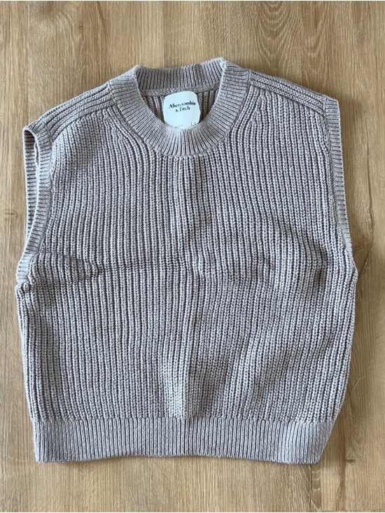 Abercrombie & Fitch Sweaters - Abercrombie & Fitch Taupe Knit Sleeveless Sweater Vest